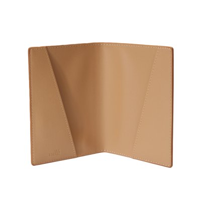 THE ESSENTIAL PASSPORT HOLDER